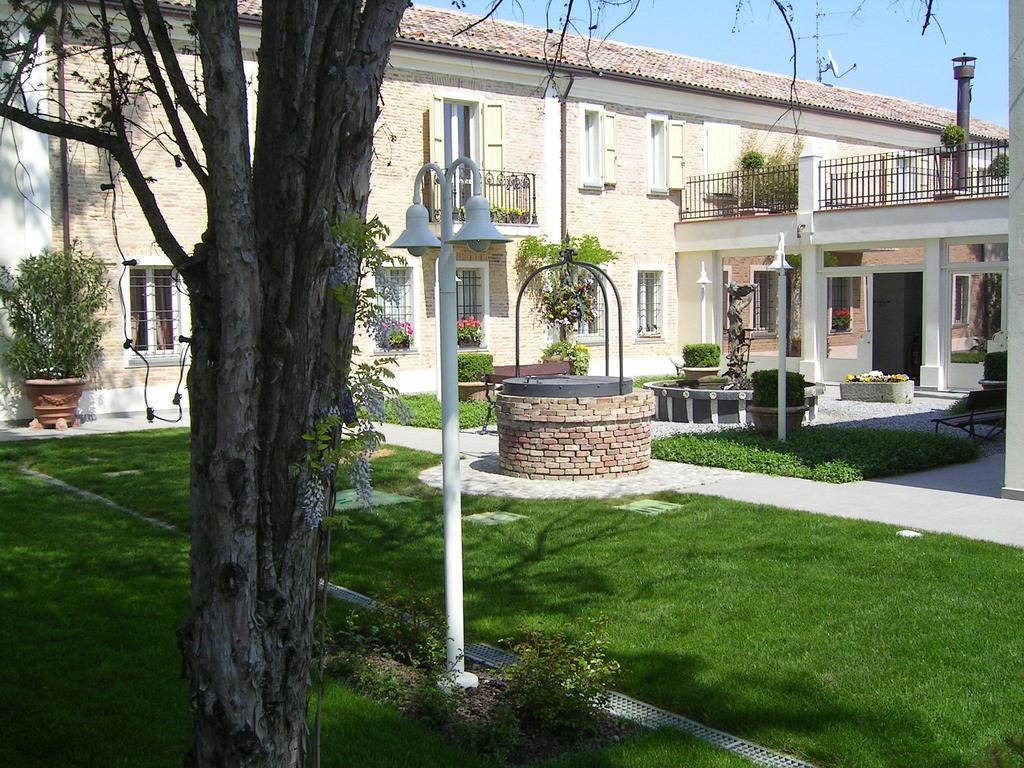 Relais Villa Roncuzzi Russi Exterior photo